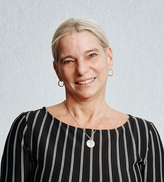 Photo portrait de la médecin Dre Nicole Dorion de la Clinique médicale Saint-Louis de Québec